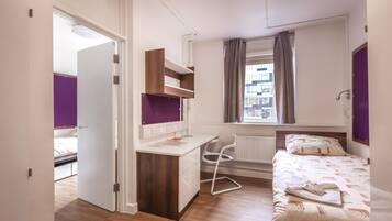 Habitación estándar con 2 camas individuales, 2 camas individuales, baño en la habitación | Wifi gratis y ropa de cama