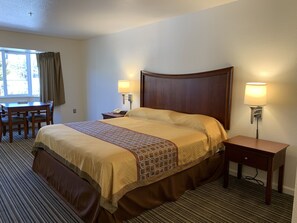 Iron/ironing board, rollaway beds, free WiFi, bed sheets - Airport Inn (South San Francisco)