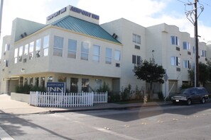 Front of property - Airport Inn (South San Francisco)