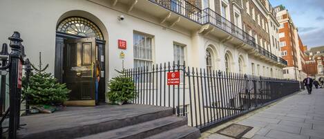 Entrada de la propiedad