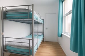 Budget Twin Room (shared bathroom) | Free WiFi, bed sheets - NX London Hostel (London)