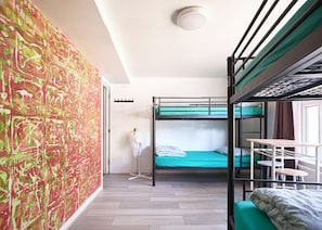 Chambre Quadruple | Wi-Fi gratuit, draps fournis