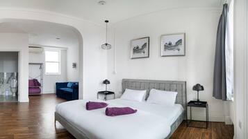 Family Room Ensuite with Air Conditioning | Free WiFi, bed sheets