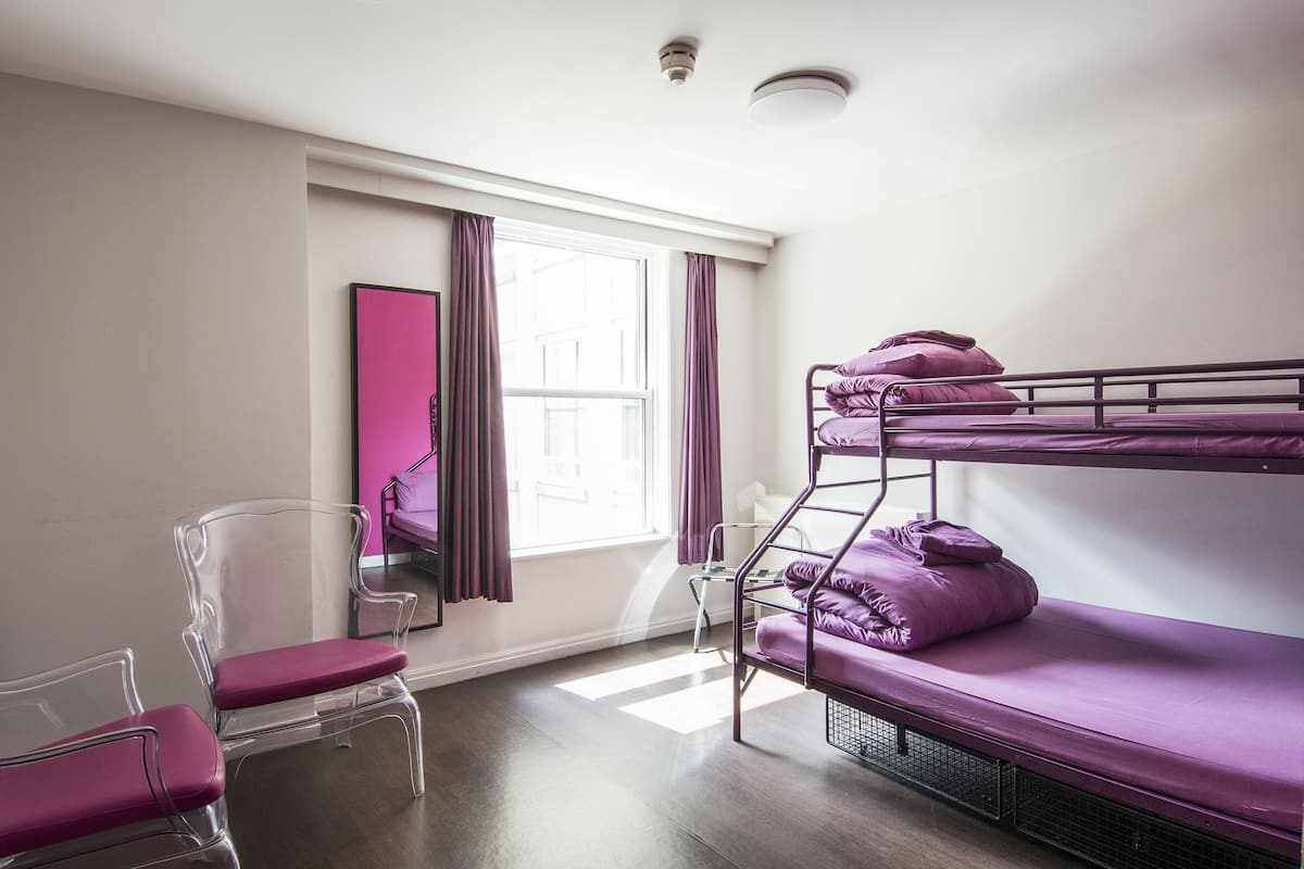 Habitación | Wifi gratis y ropa de cama