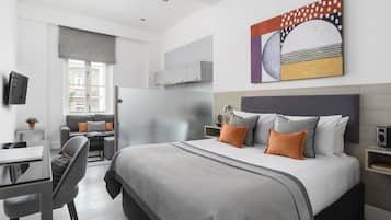 Studio Suite | In-room safe, individually decorated, individually furnished, desk