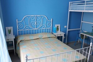 1 bedroom, premium bedding, desk, soundproofing