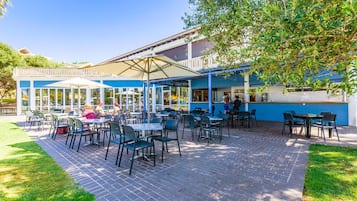Poolbar