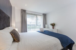 Soundproofing, iron/ironing board, free cots/infant beds, rollaway beds - KSpace Serviced Apartments West One (Sheffield)