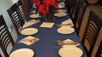 Daily full breakfast (GBP 7.50 per person)