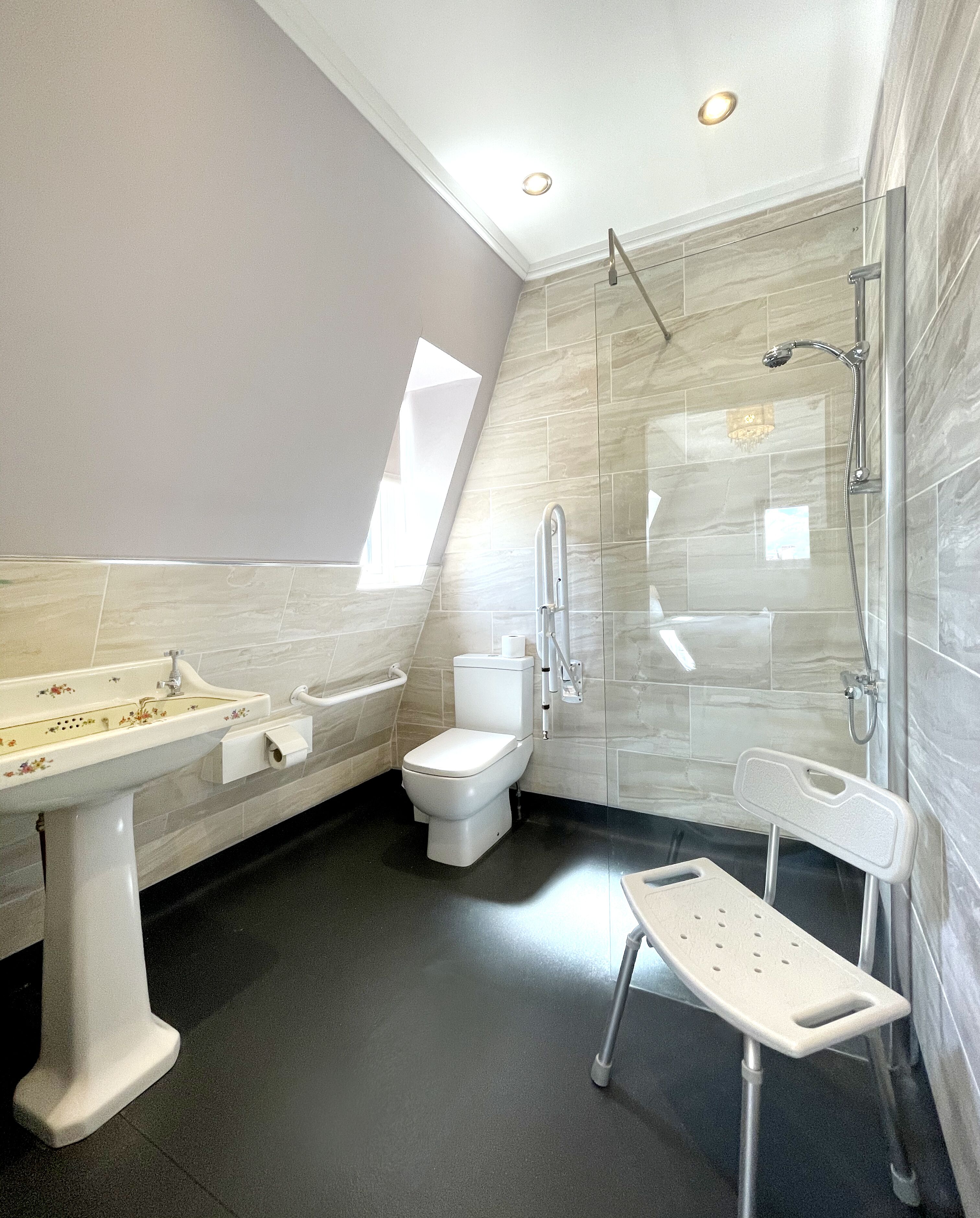 deluxe double or twin room | bathroom | designer toiletries, hair dryer, towels