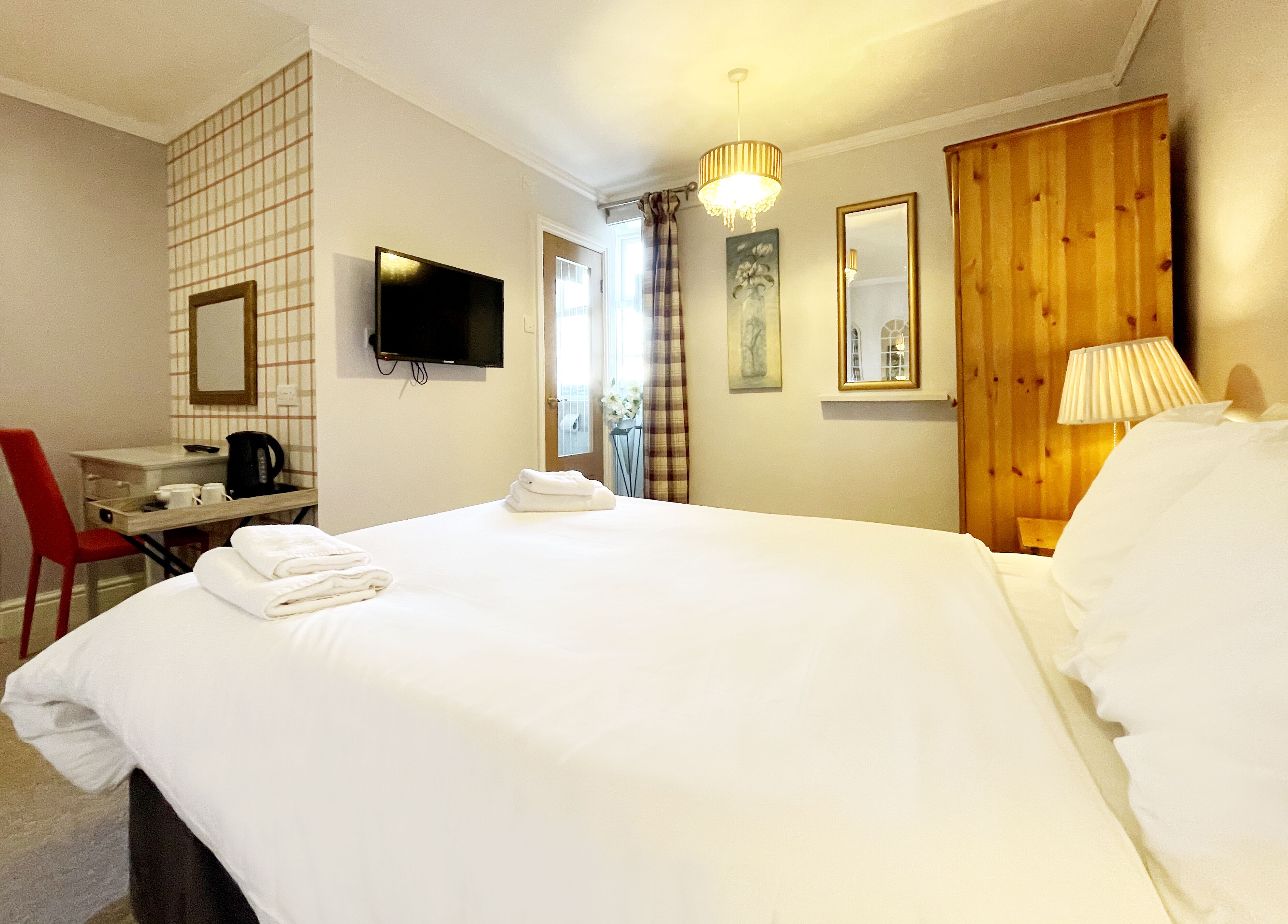 double room | iron/ironing board, free wifi, bed sheets