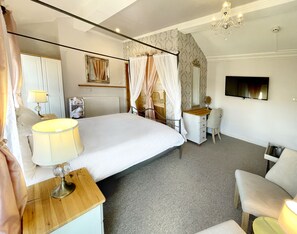 The Rosado Room | Iron/ironing board, free WiFi, bed sheets - Dukes Folly Hotel (Southport)