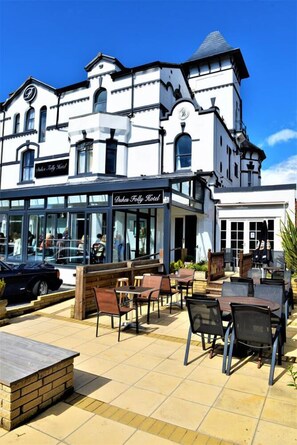 Exterior - Dukes Folly Hotel (Southport)
