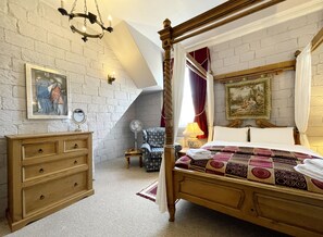 The Castle Room | Iron/ironing board, free WiFi, bed sheets - Dukes Folly Hotel (Southport)