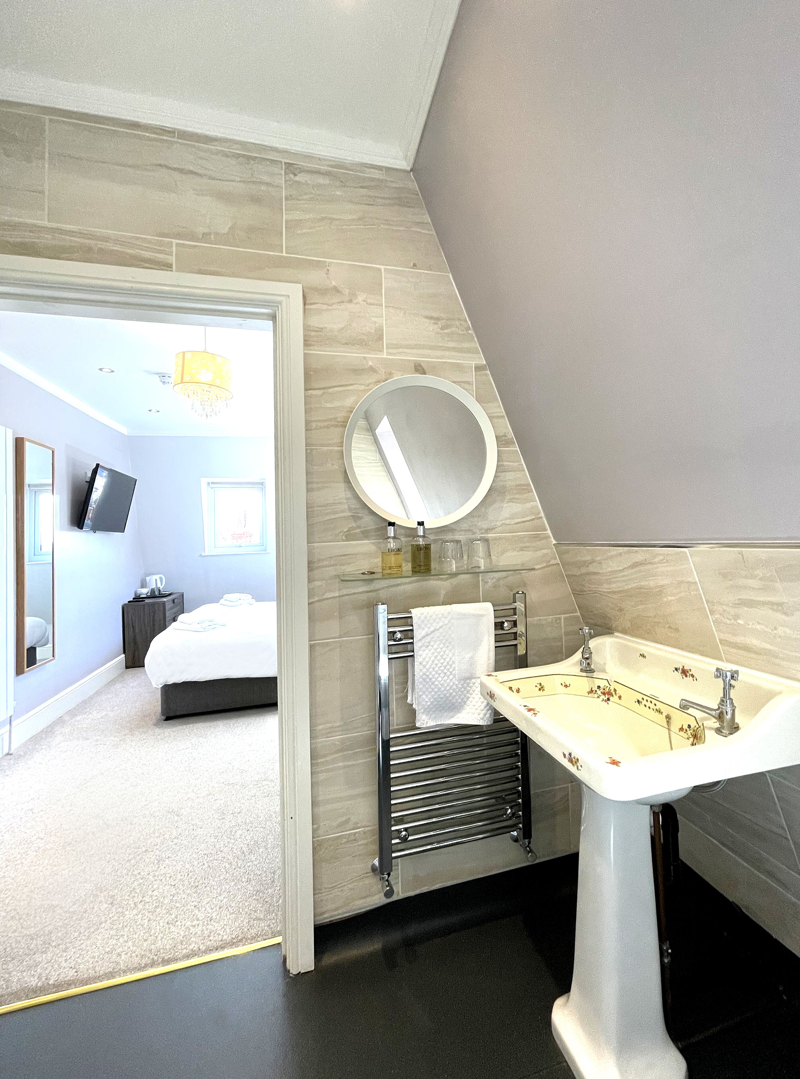 华丽双人房或双床房 | 浴室 | 名牌洗护用品、吹风机、毛巾