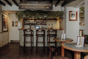 Bar (in der Unterkunft)