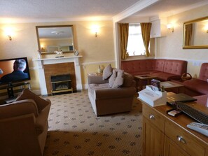 Flat-screen TV - The Thornhill (Teignmouth)