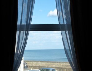 Beach - The Thornhill (Teignmouth)