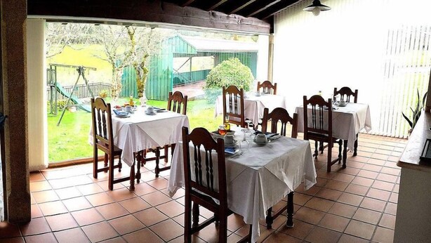 Outdoor dining - Casa de Trillo (Muxía)