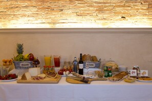 Free daily buffet breakfast  - Casa Rural Mas Roselló Adults Only (Calonge)