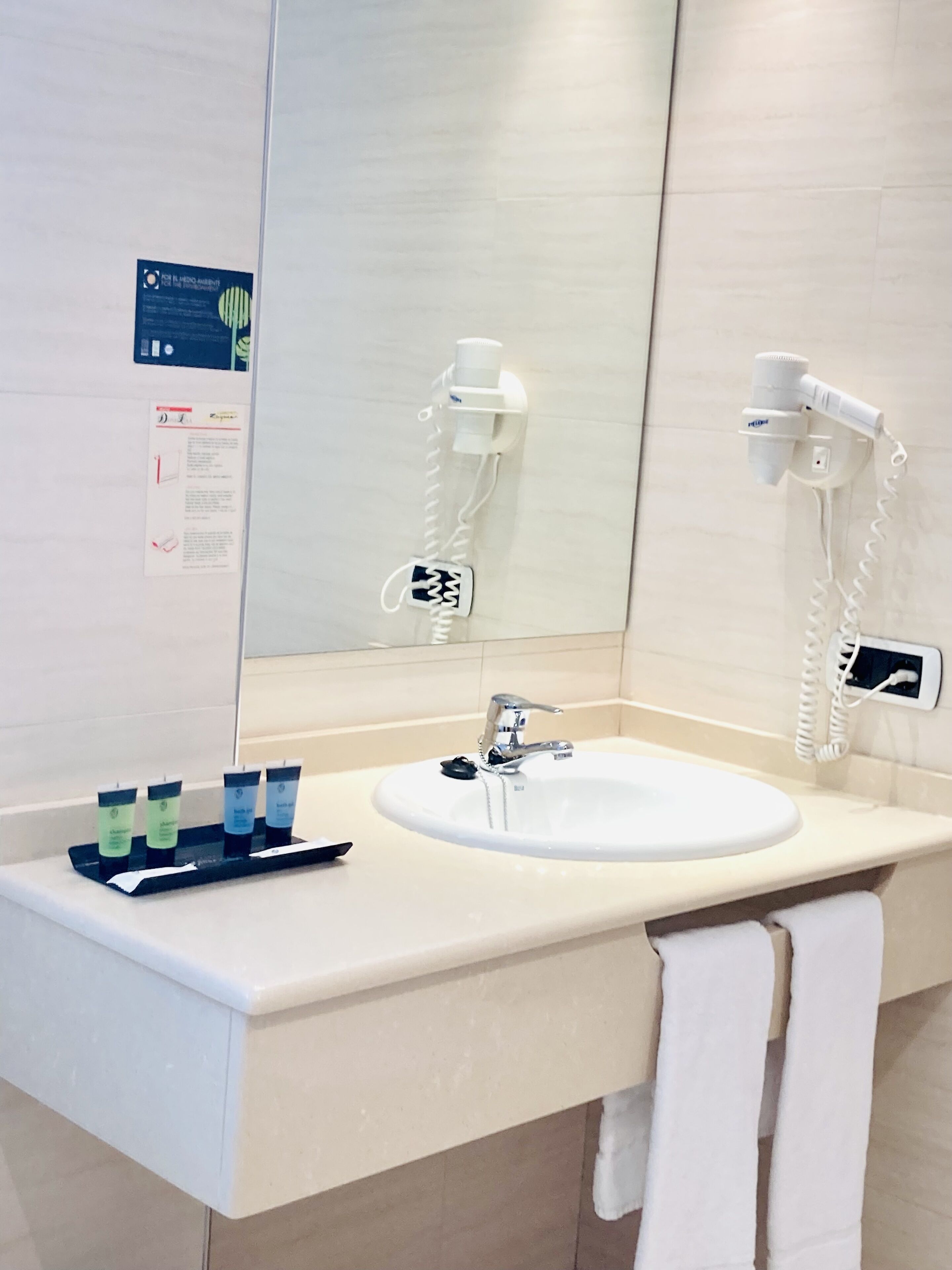 desk, blackout curtains, soundproofing, free wifi