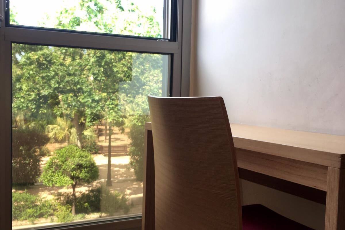 โต๊ะทำงาน, ผ้าม่านกันแสง, ห้องเก็บเสียง, Wi-Fi ฟรี