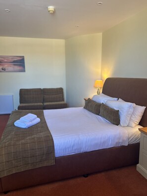 Iron/ironing board, free WiFi, bed sheets - Moresby Hall (Whitehaven)