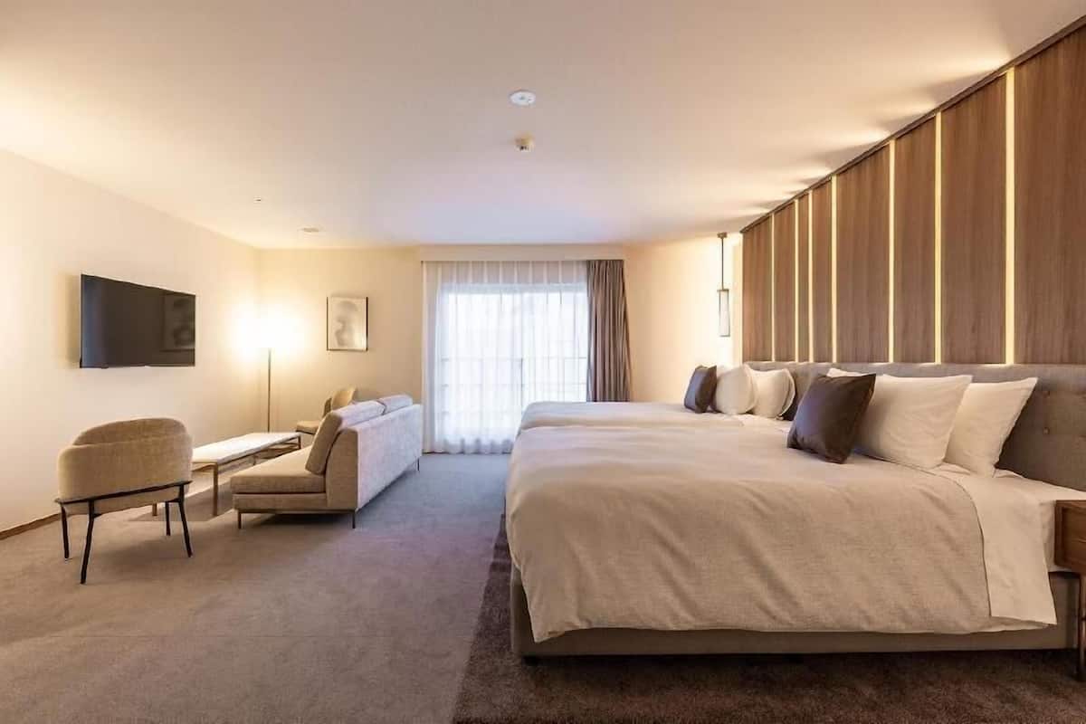 In-room safe, individually decorated, individually furnished, desk