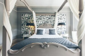Superior Room, 1 King Bed (Four Poster (6)) Breakfast Served in Bedroom | Individually decorated, individually furnished, iron/ironing board - Rum Doodle B&B (Windermere)