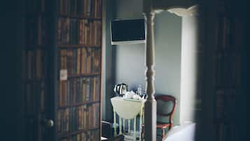Double Room (Four Poster (5))