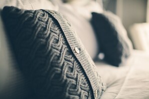 Superior Room, 1 King Bed (Four Poster (6)) Breakfast Served in Bedroom
