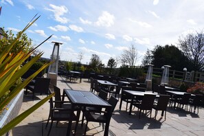 Outdoor banquet area - White Hart Inn (Alfreton)