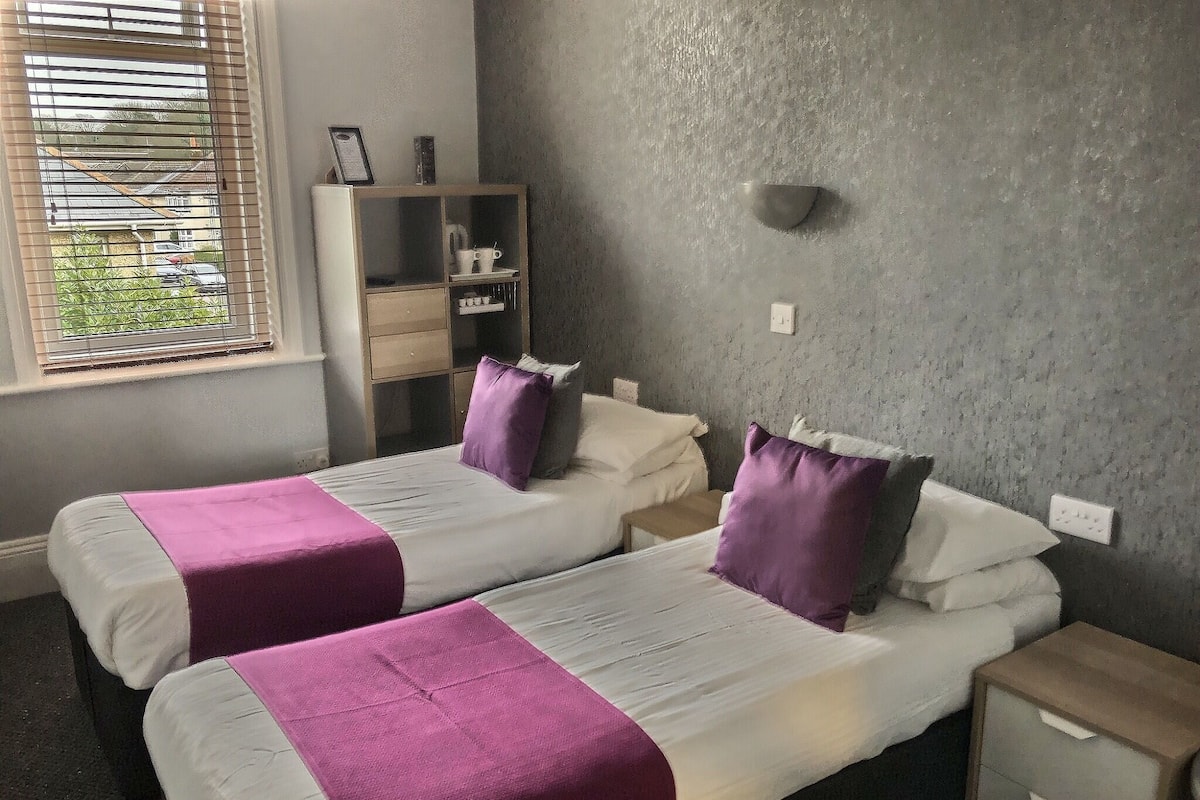 Blackout curtains, travel cot, free WiFi, bed sheets