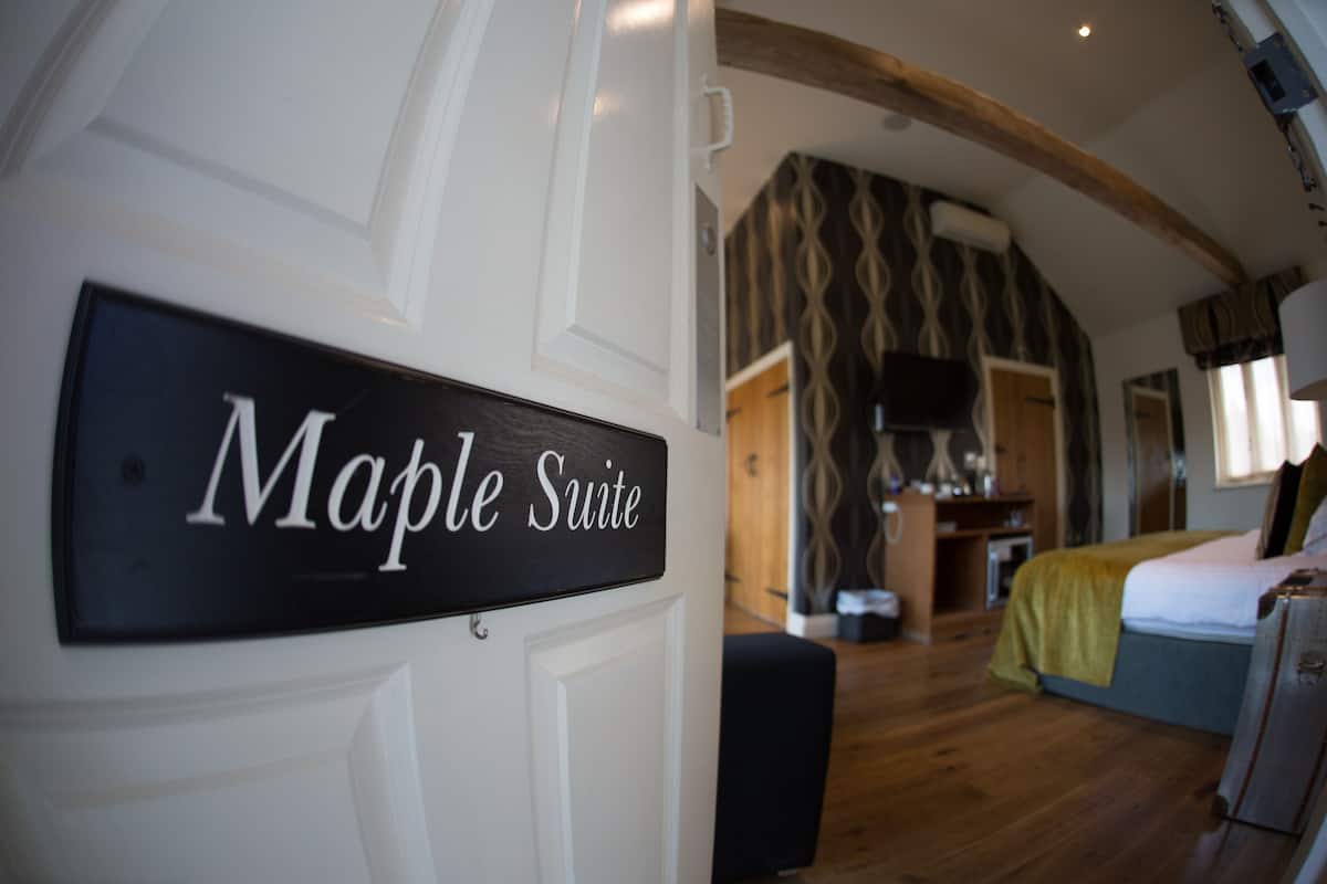 suite | room amenity