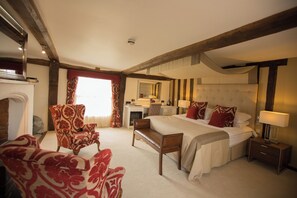 Honeymoon Room | Hypo-allergenic bedding, minibar, individually decorated - Channels Hotel (Chelmsford)