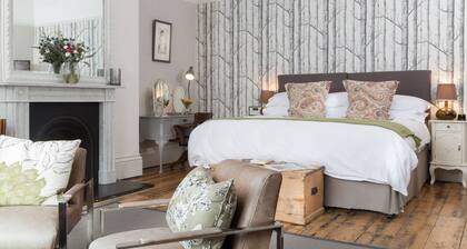 Ravenhurst Bed and Breakfast