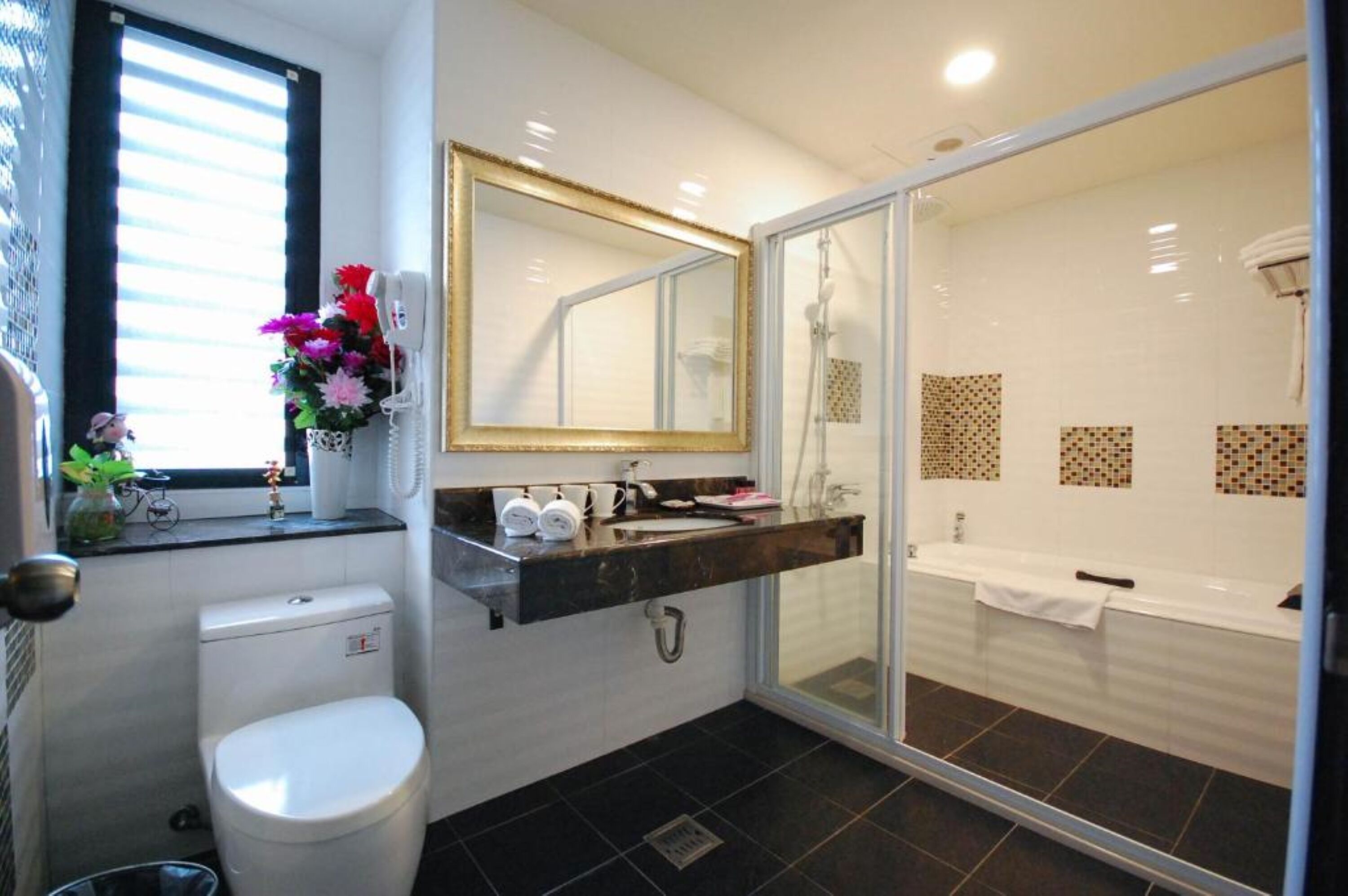 superior quadruple room, bathtub | bathroom | separate bathtub and shower, hair dryer, slippers, towels