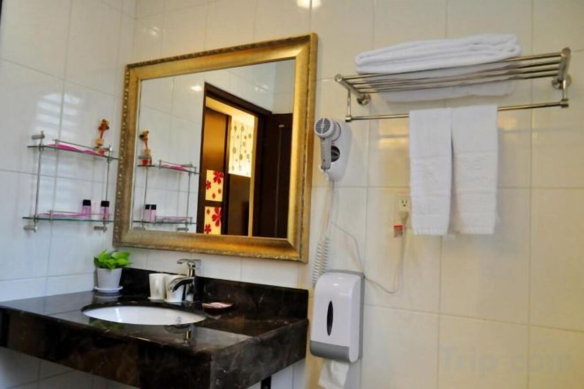 2-bed Room With Mountain View