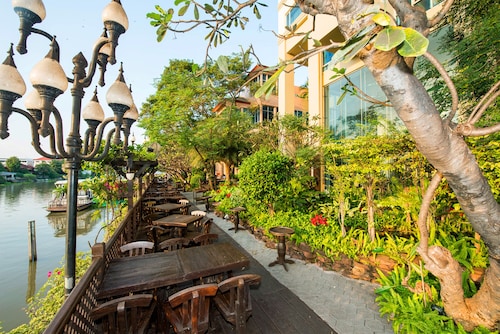 Krungsri River Hotel