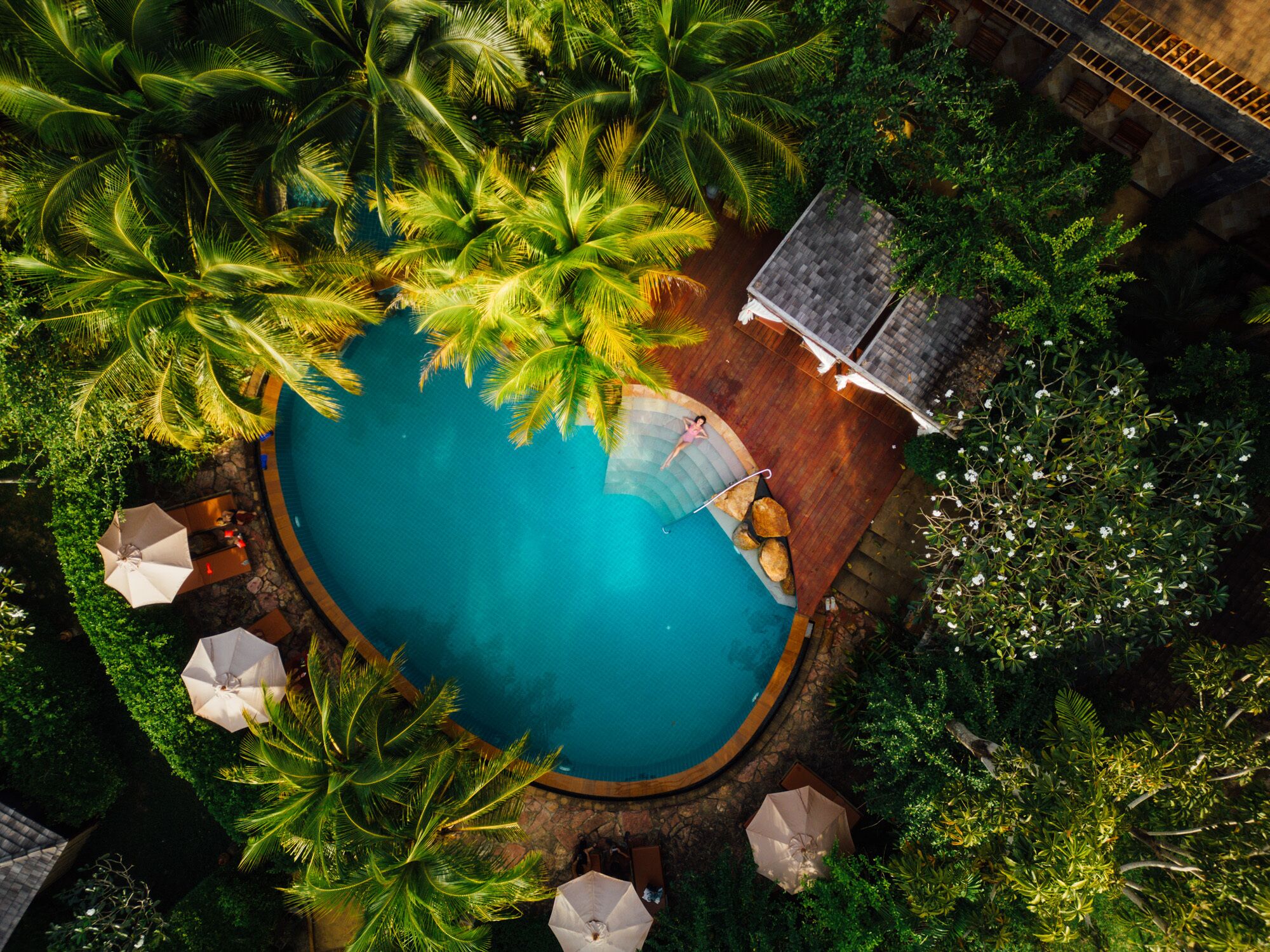 2 outdoor pools, open 8:00 am to 8:00 pm, pool loungers