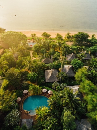 Vista aérea. Andalay Beach Resort Koh Libong