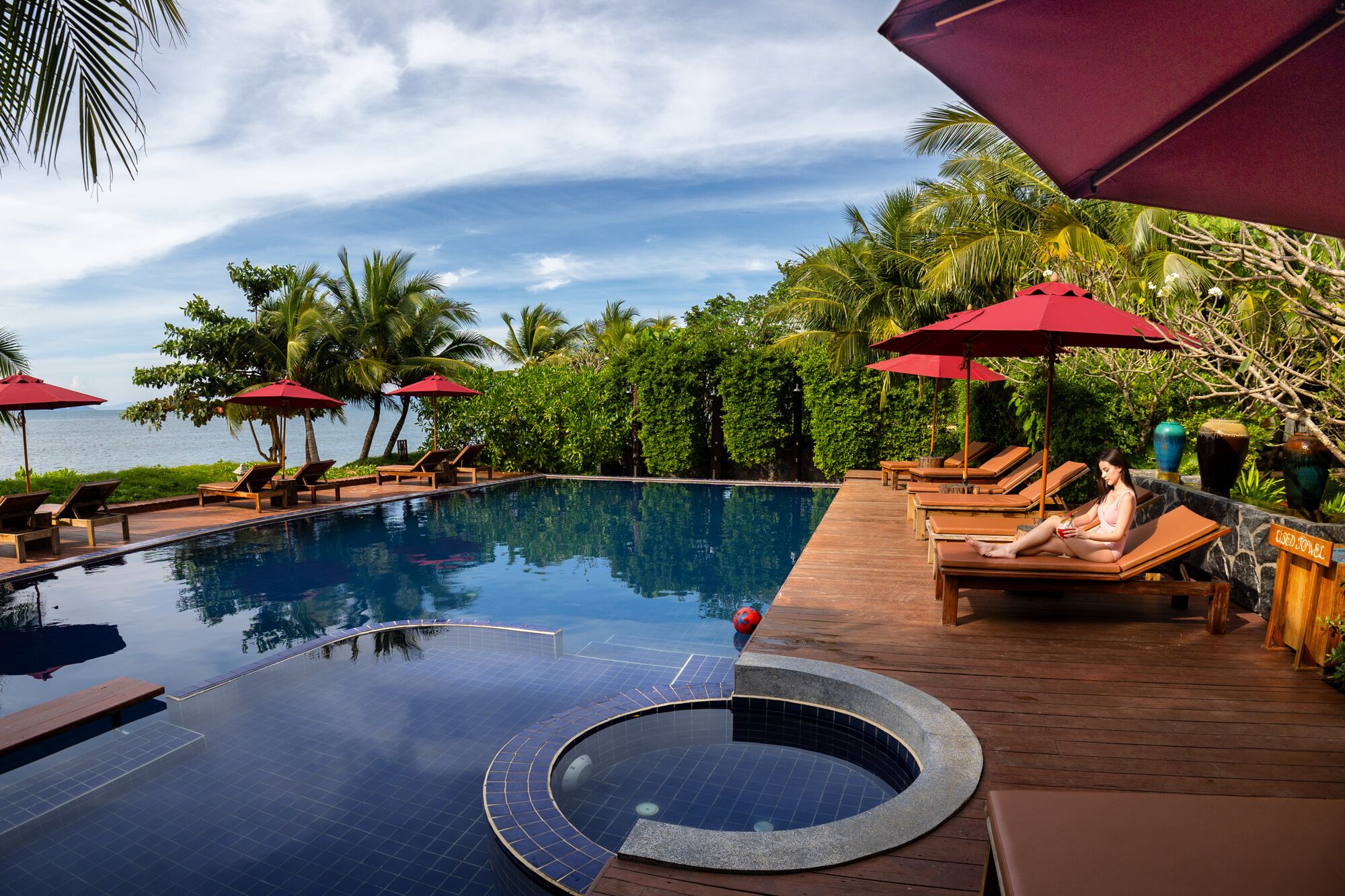 2 outdoor pools, open 8:00 AM to 8:00 PM, pool loungers