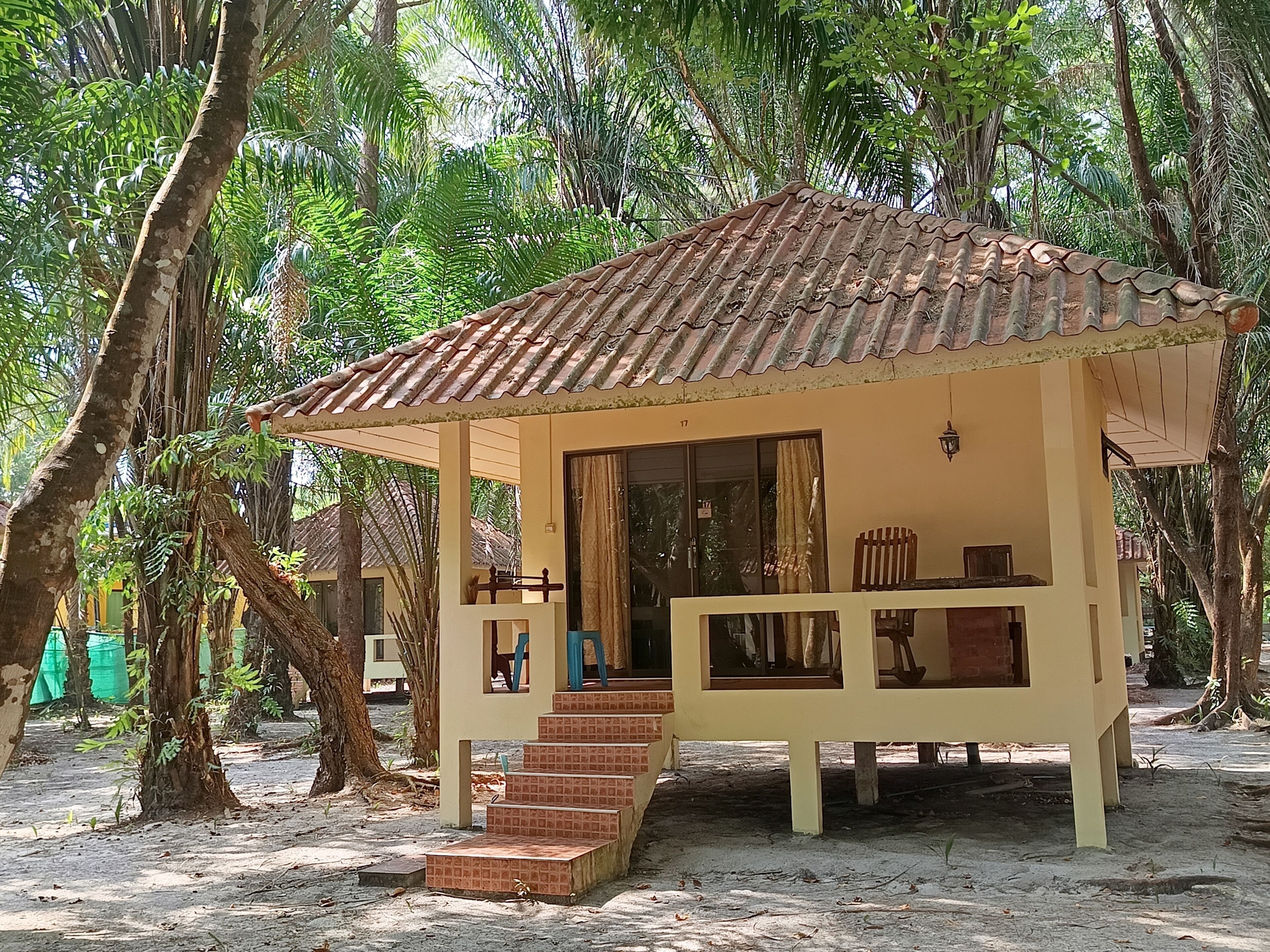 Superior Bungalow with Fan | Brankas, meja kerja, Wi-Fi gratis, dan seprai linen