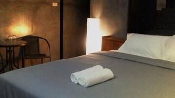 Standard King Room | Desk, rollaway beds, free WiFi, bed sheets