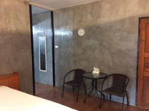 Desk, rollaway beds, free WiFi, bed sheets - Secret Garden Trang Resort (Trang)