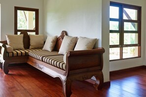 Estate Suite | Living area - Sara Beachfront Boutique Resort (Pathio)