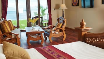 Premium bedding, pillowtop beds, minibar, desk