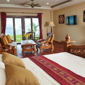 Premium bedding, pillowtop beds, minibar, desk