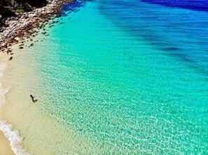 On the beach, beach shuttle, beach massages, fishing - Great Keppel Island Hideaway (The Keppels)