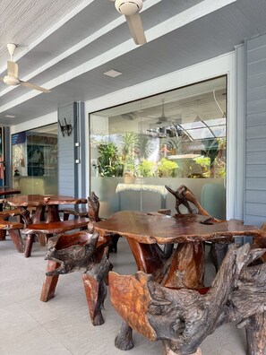 TV - Myfriend Hotel Trang (Trang)